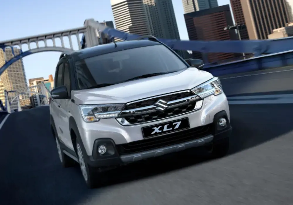 Carro híbrido 7 pasajeros Suzuki XL7